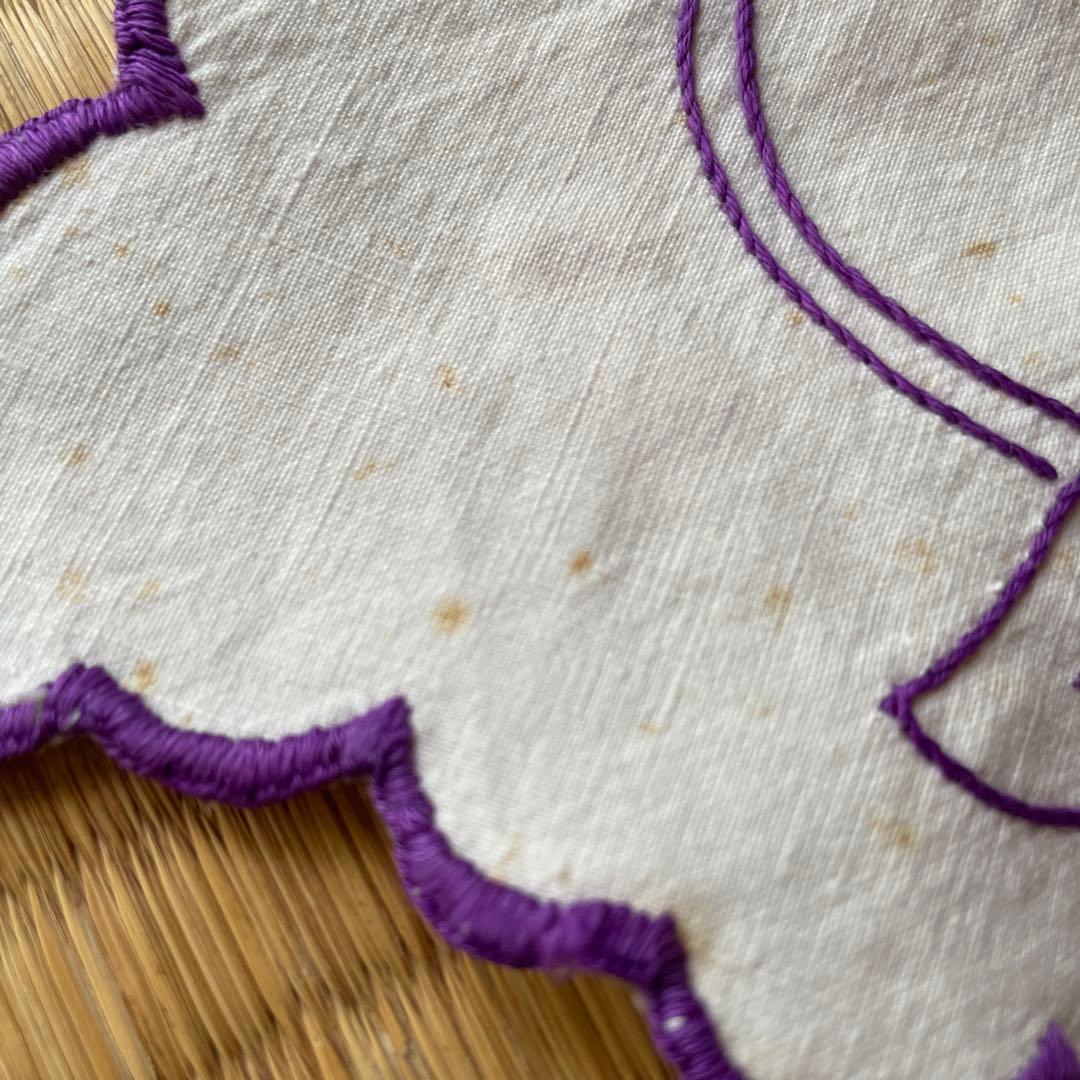 ハンガリー蚤の市　アンティーク刺繍　ドイリー